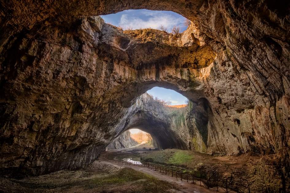  Devetashka Cave, Bulgaria