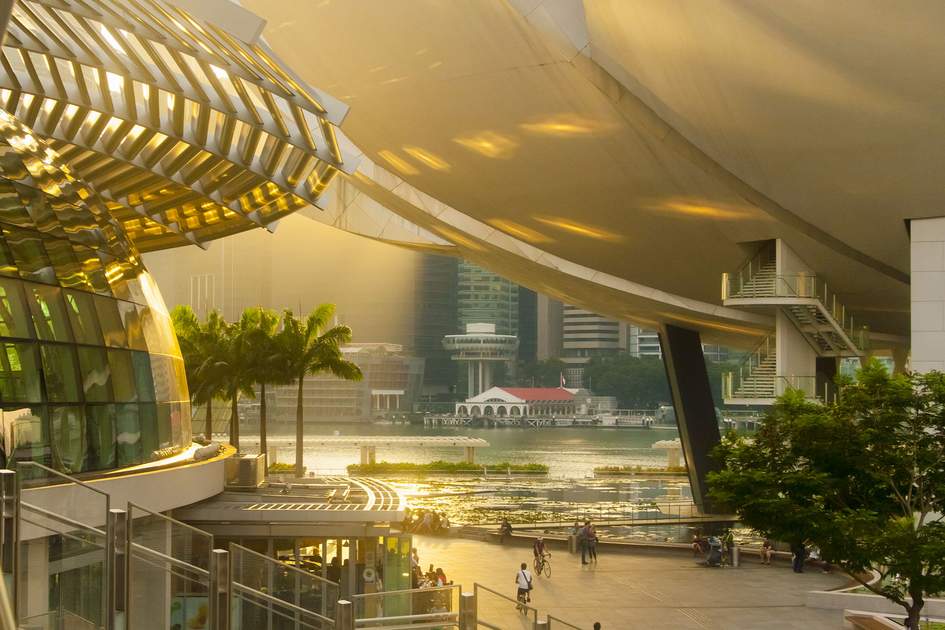 Glitzy Marina Bay, Singapore Glitzy Marina Bay, Singapore