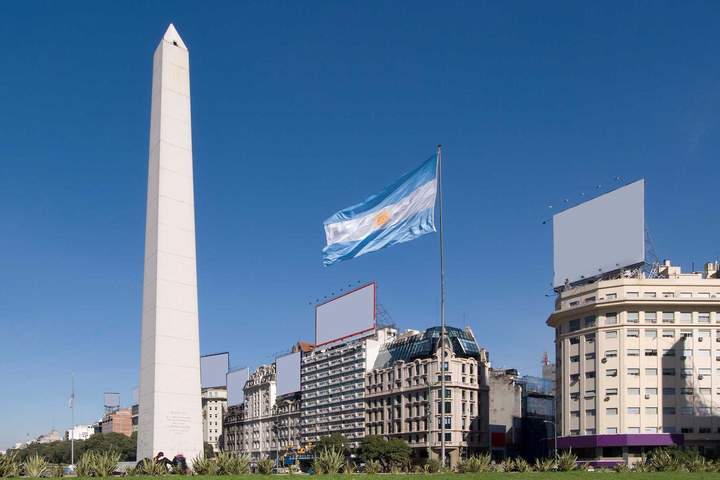 The Great Lakes and Glaciers of Argentina - image 3