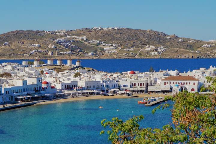 From Athens to Milos, Naxos and Santorini - image 10