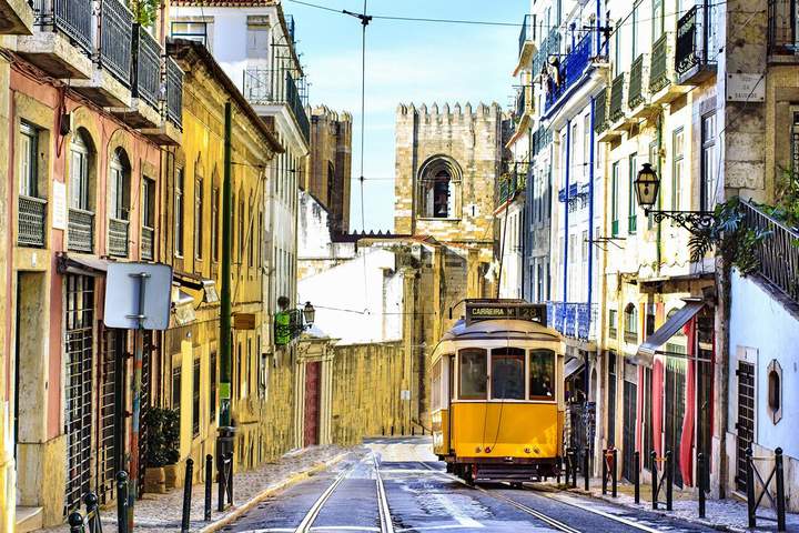 Highlights of Portugal - Cities & Beaches