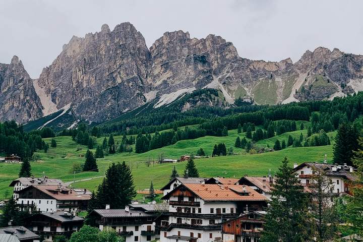 Italian Peaks and Waters: Venice, Dolomites, Lake Garda - image 6
