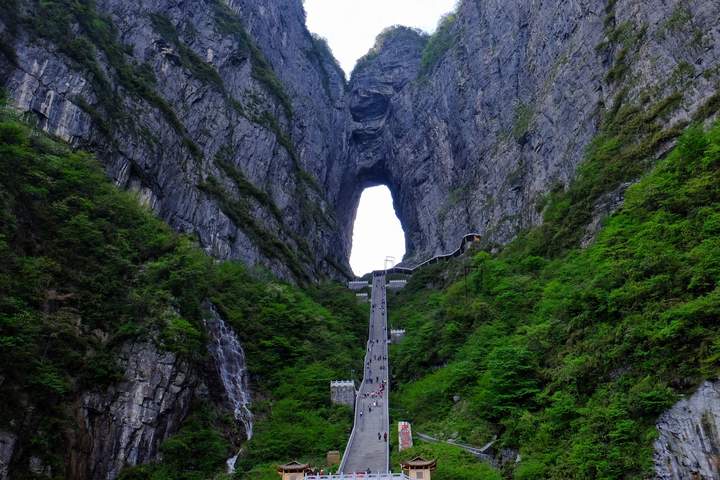 Imperial Capitals & Avatar Mountains in 12 Days China Tour - image 9