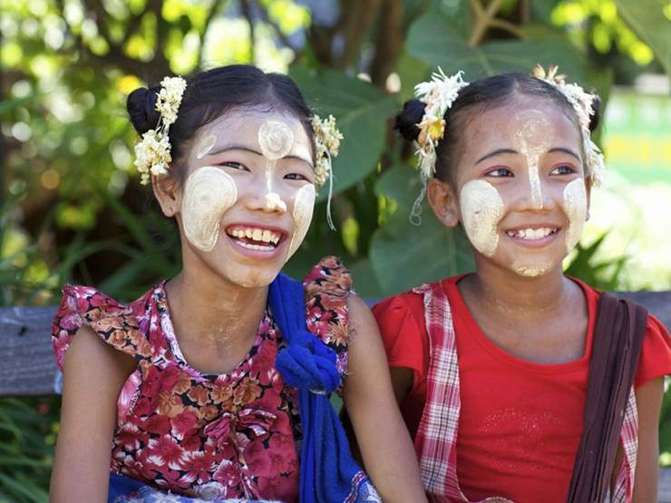 Thanaka And Longyi cultural features - Famous Cultural Features in